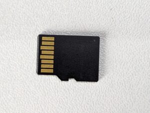 Eldingu(黒)64GB
AliExpressの「US $1.99から商品３点以上」のSDカードをレビュー