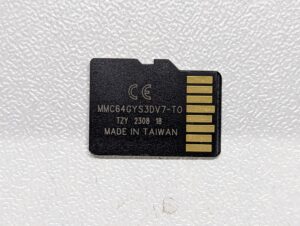 AliExpressの「US $1.99から商品３点以上」のSDカードをレビュー
KRY 64GB
MMC64GYS3DV7-TO
TZY 2308 18
MADE IN TIWAN