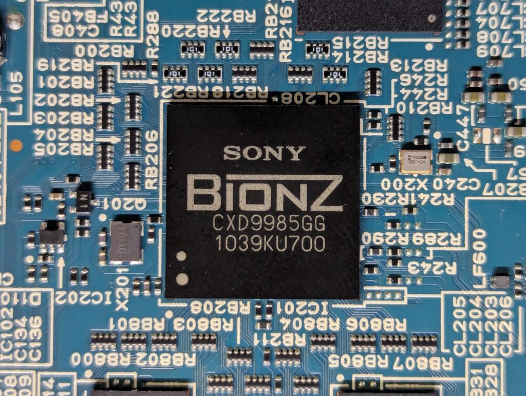 Sonyのデジタルフォトフレーム(DPF-XR100)を分解・解析してみた
SONY BIONZ CXD9985GG 1039KU700